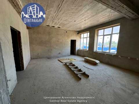 комерційна за адресою Хотинська вул., 39в