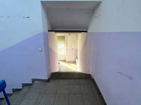 комерційна за адресою Центральна вул., 2