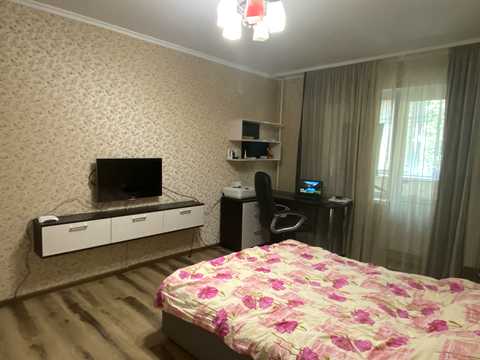 квартира за адресою Ревуцького вул., 18