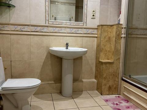 квартира за адресою Вʼячеслава Чорновола просп. (), 1