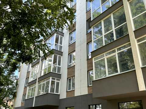 квартира за адресою Профсоюзна вул., 9-А