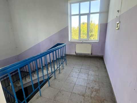 комерційна за адресою Центральна вул., 2