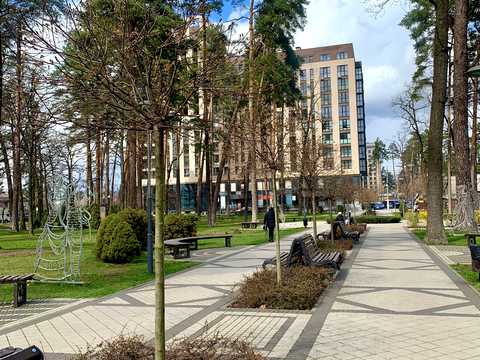 комерційна за адресою Матвія Донцова вул. (Тургенєвська), 24