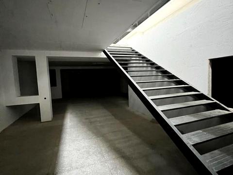 комерційна за адресою Мала Гончарівська вул., 9