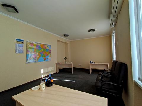 комерційна за адресою Київ, Олександра Довженка вул., 2