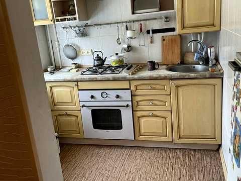 квартира за адресою Металургів вул., 5