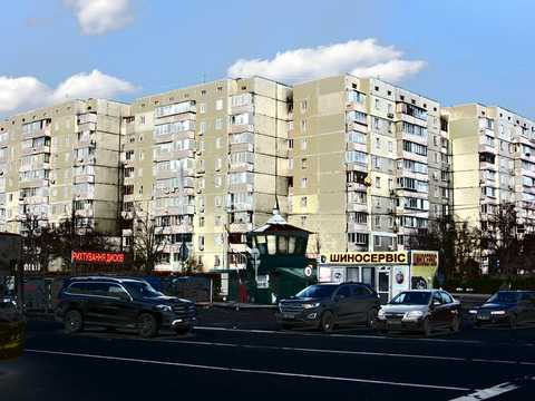 квартира по адресу Ревуцкого ул., 25