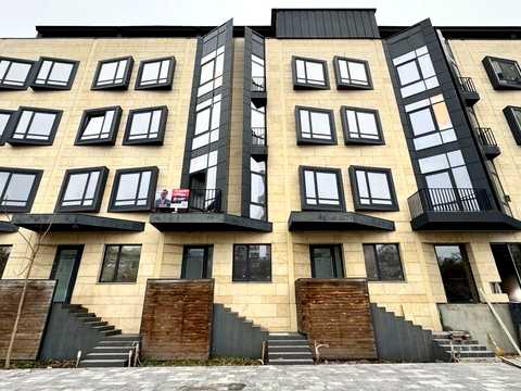 коммерческая по адресу Болсуновская ул. (Сергея Струтинского), 4