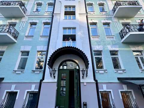 комерційна за адресою Еспланадна вул., 32-В