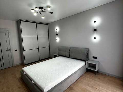 квартира за адресою Зоряна вул., 2б