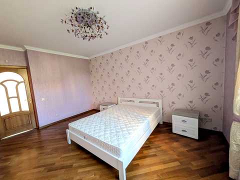 квартира за адресою Вячеслава Чорновола, 44