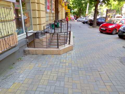 комерційна за адресою Ніни Строкатої вул. (Буніна), 33
