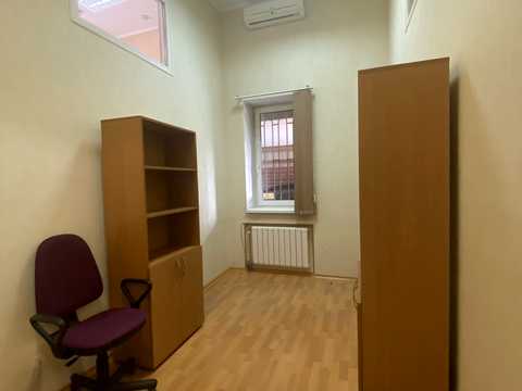 комерційна за адресою Степана Руданського вул., 4-6