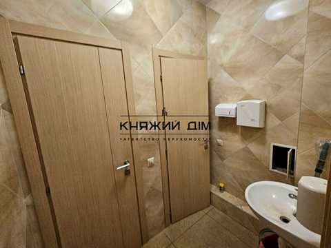 коммерческая по адресу Антоновича ул. (Горького), 33В