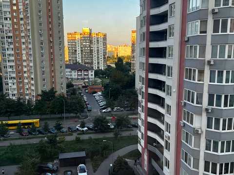 квартира за адресою Олени Пчілки вул., 8
