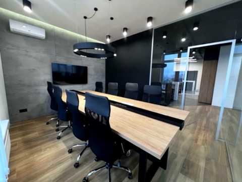 комерційна за адресою Жилянська вул., 68