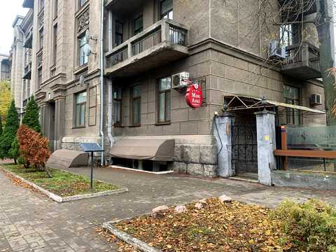 комерційна за адресою Шовковична вул., 10