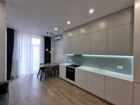 квартира за адресою Казимира Малевича, 48