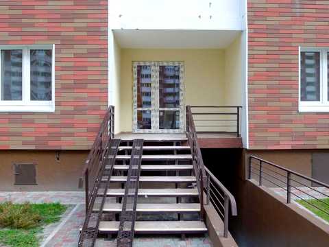 комерційна за адресою Балтійський пров., 3