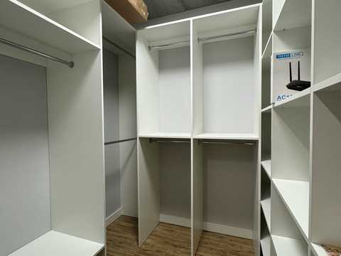 квартира за адресою Причальна вул., 12
