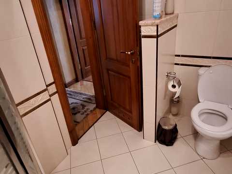комерційна за адресою Братів Рогатинців вул., 18