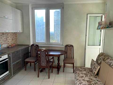 квартира за адресою Бориса Гмирі вул., 8-Б