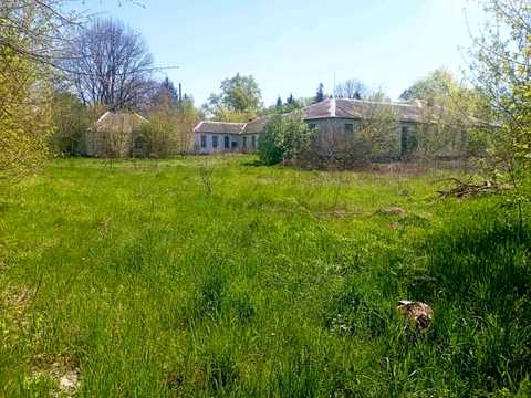 комерційна за адресою Центральна, 1А