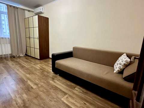 квартира по адресу Сім'ї Кульженків ул. (Петра Дегтяренка), 33