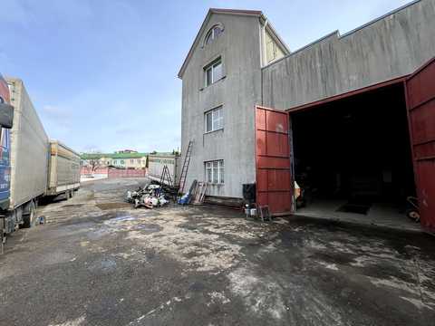 комерційна за адресою Миколи Лисенка вул., 4