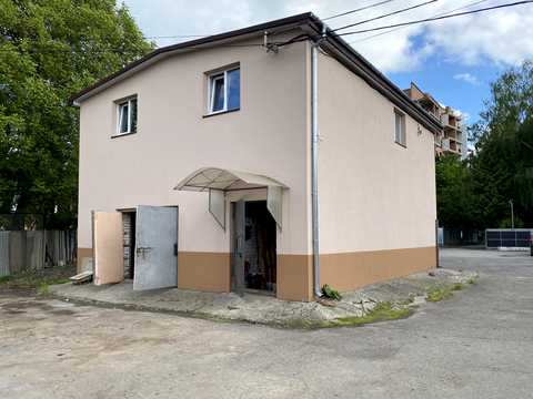 коммерческая по адресу Довженка ул., 1