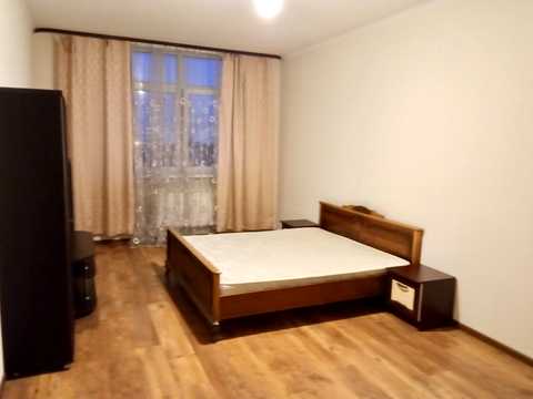 квартира за адресою Сім'ї Кульженків вул. (Петра Дегтяренка), 35