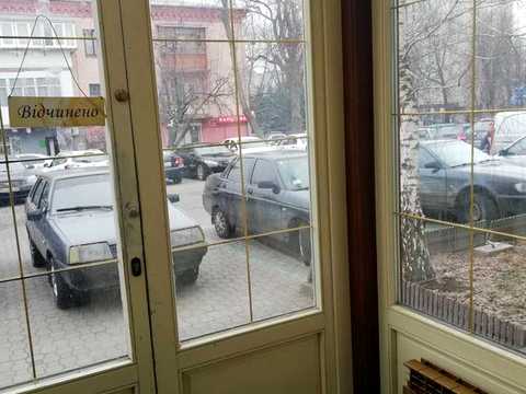 коммерческая по адресу Героїв Майдану ул. (Театральна), 10
