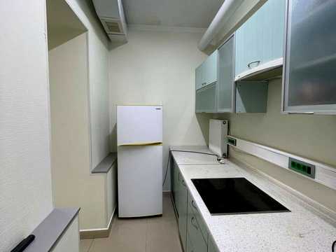 комерційна за адресою Базарна вул., 89
