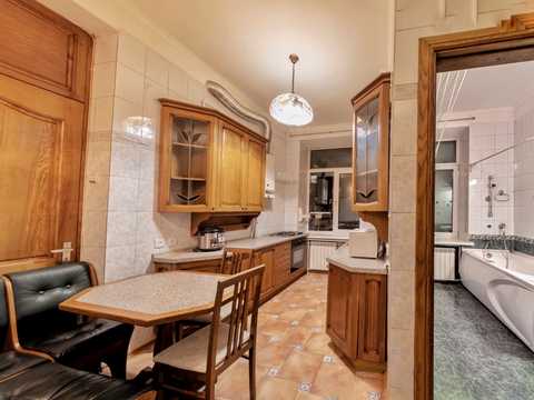 квартира за адресою Тарасівська вул., 18