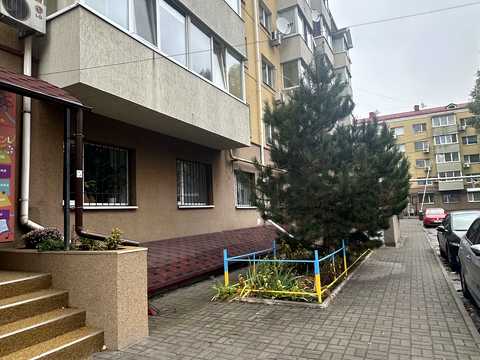 комерційна за адресою Богдана Хмельницького просп. (Героїв Сталінграда), 110-А