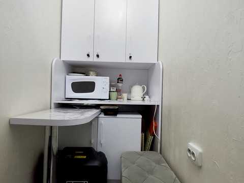 комерційна за адресою Торгова вул., 1