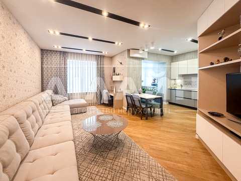 квартира за адресою Українська вул., 5-А