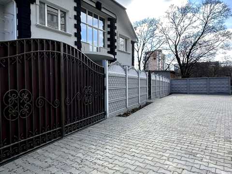дом по адресу Подільська ул.