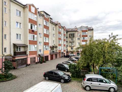 квартира за адресою Місячна, 2а