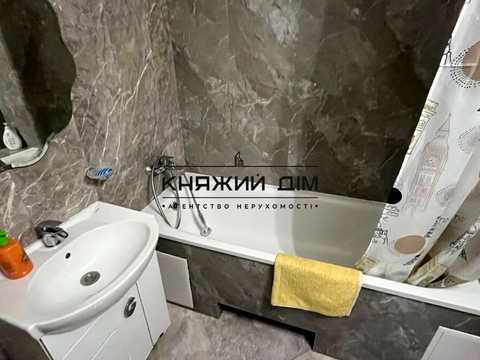 квартира за адресою Софії Русової вул., 7