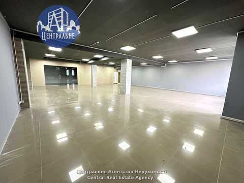 комерційна за адресою Руська вул., 242
