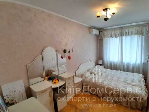 квартира за адресою Захарівська вул., 10