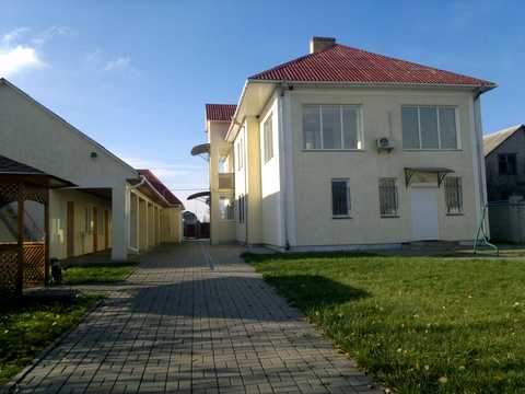 дом по адресу Центральна