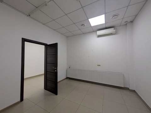 комерційна за адресою Тичини вул., 7