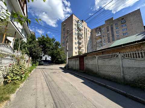 комерційна за адресою Рівне, Малий узвіз, 8