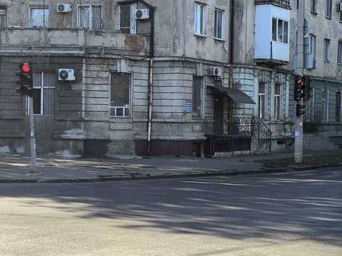 комерційна за адресою Мечникова вул., 128
