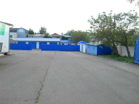 комерційна за адресою Центральна, 6