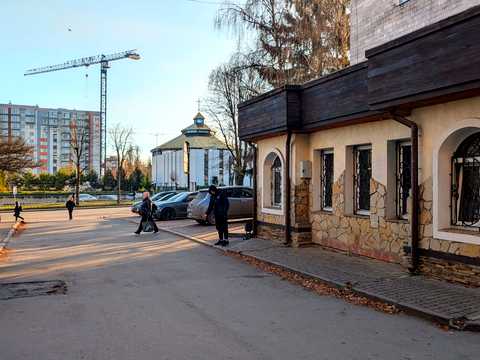комерційна за адресою Василя Червонія вул. (Гагаріна), 45