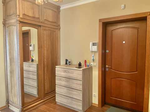 квартира за адресою Дніпровська набережна вул., 26