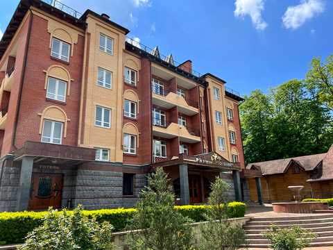 комерційна за адресою Курортна, 19
